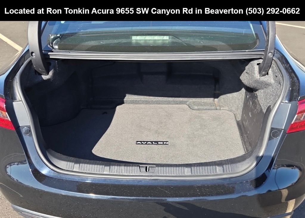 Used 2018 Midnight Black Metallic Toyota XLE Plus image 9