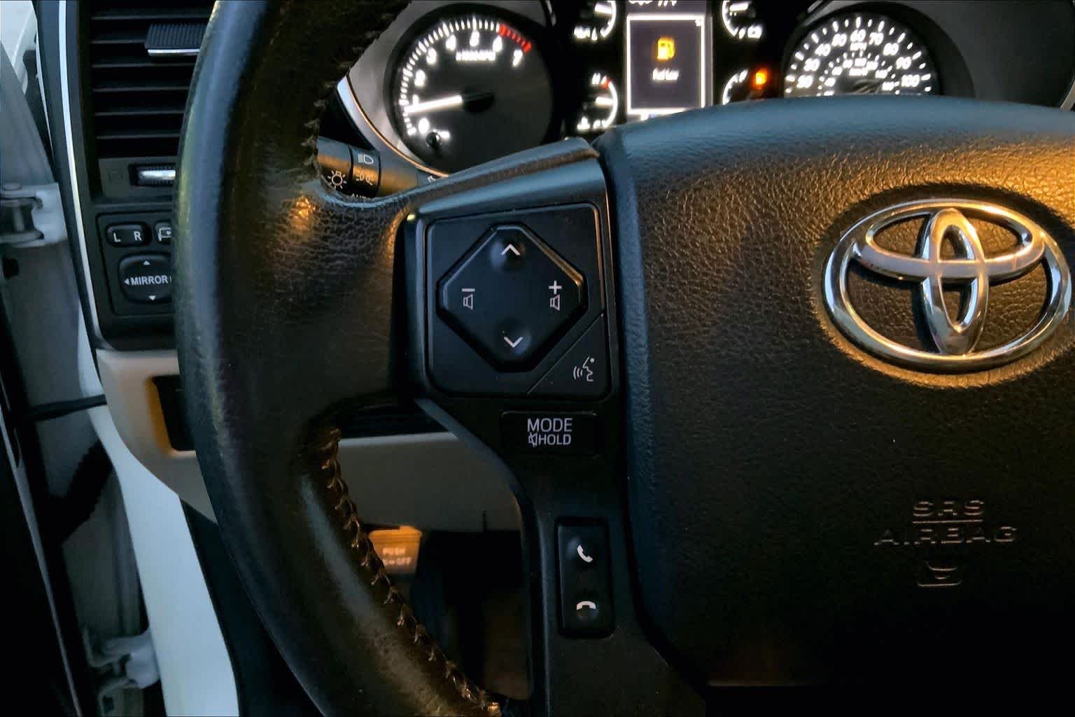 Used 2018 Blizzard Pearl Toyota Platinum image 21