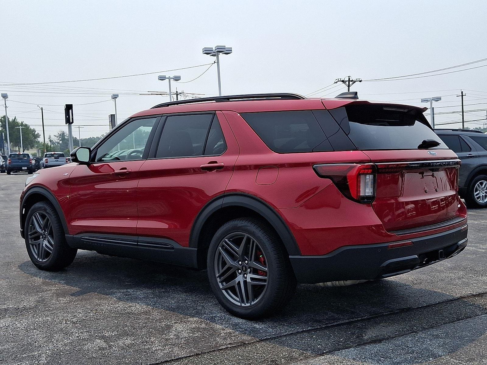 New 2026 Rapid Red Metallic Tinted Clearcoat Ford ST-Line image 3