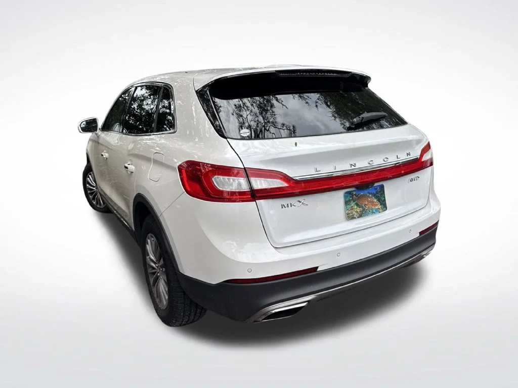 Used 2017 White Platinum Clearcoat Metallic Lincoln Select image 6