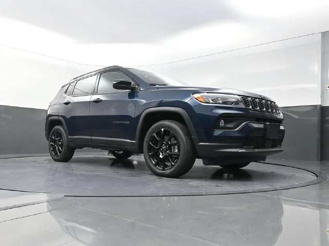 New 2026 Fathom Blue Pearl-Coat Exterior Paint Jeep Latitude image 18