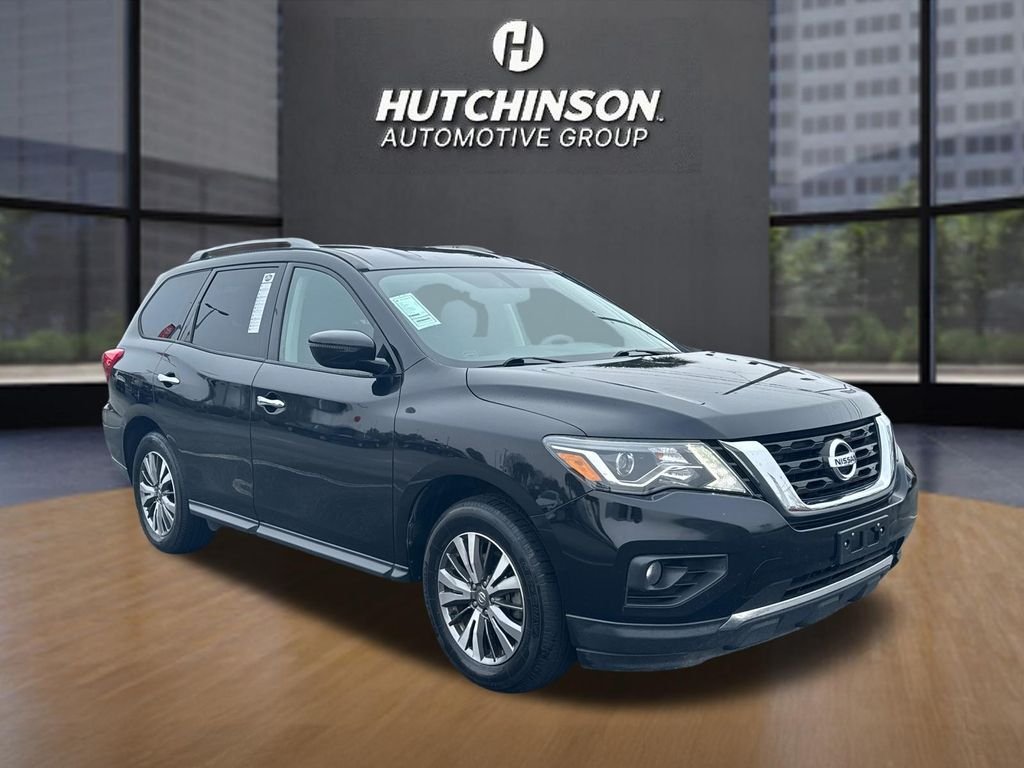 2020 Nissan Pathfinder SV