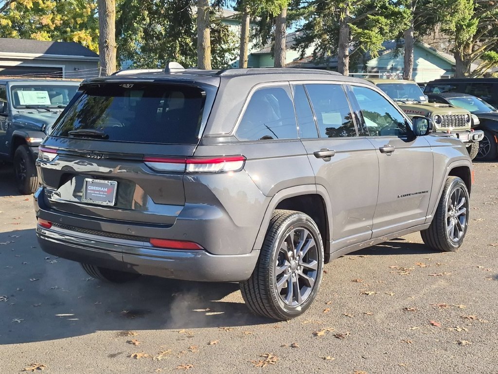 New 2026 Baltic Gray Metallic Clear-Coat Exterior Paint Jeep Limited Reserve image 7