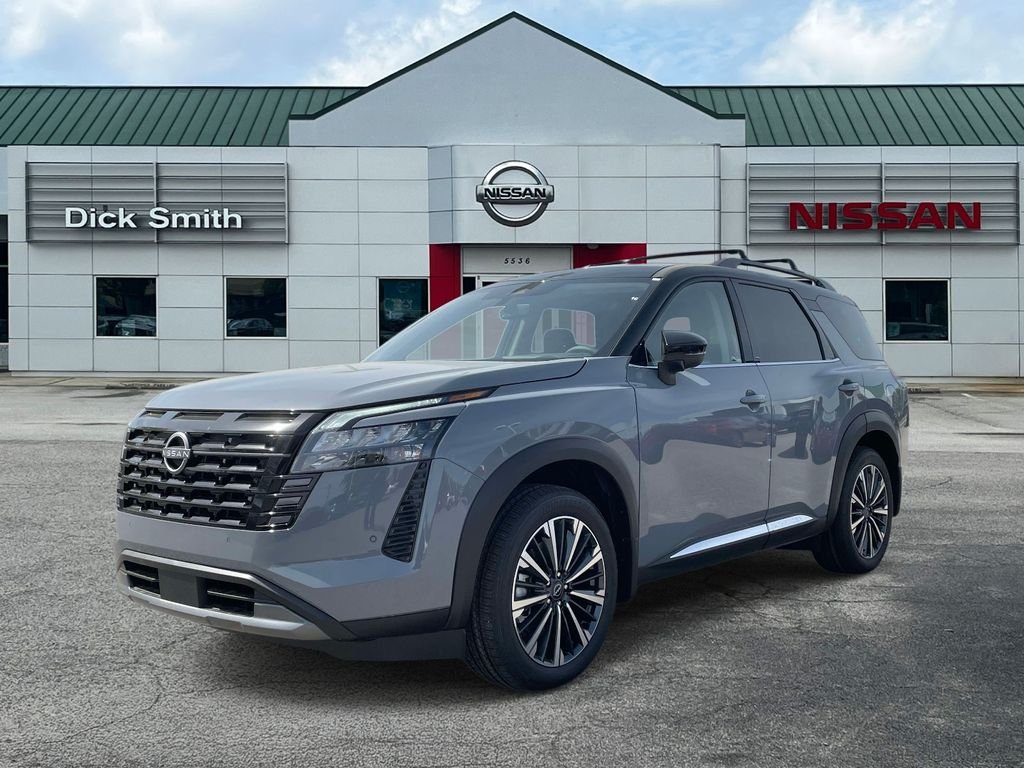 New 2026 Boulder Gray Pearl / Super Black Two-tone Nissan Platinum image 3