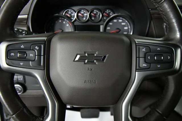 Used 2021 Summit White Chevrolet Z71 image 2