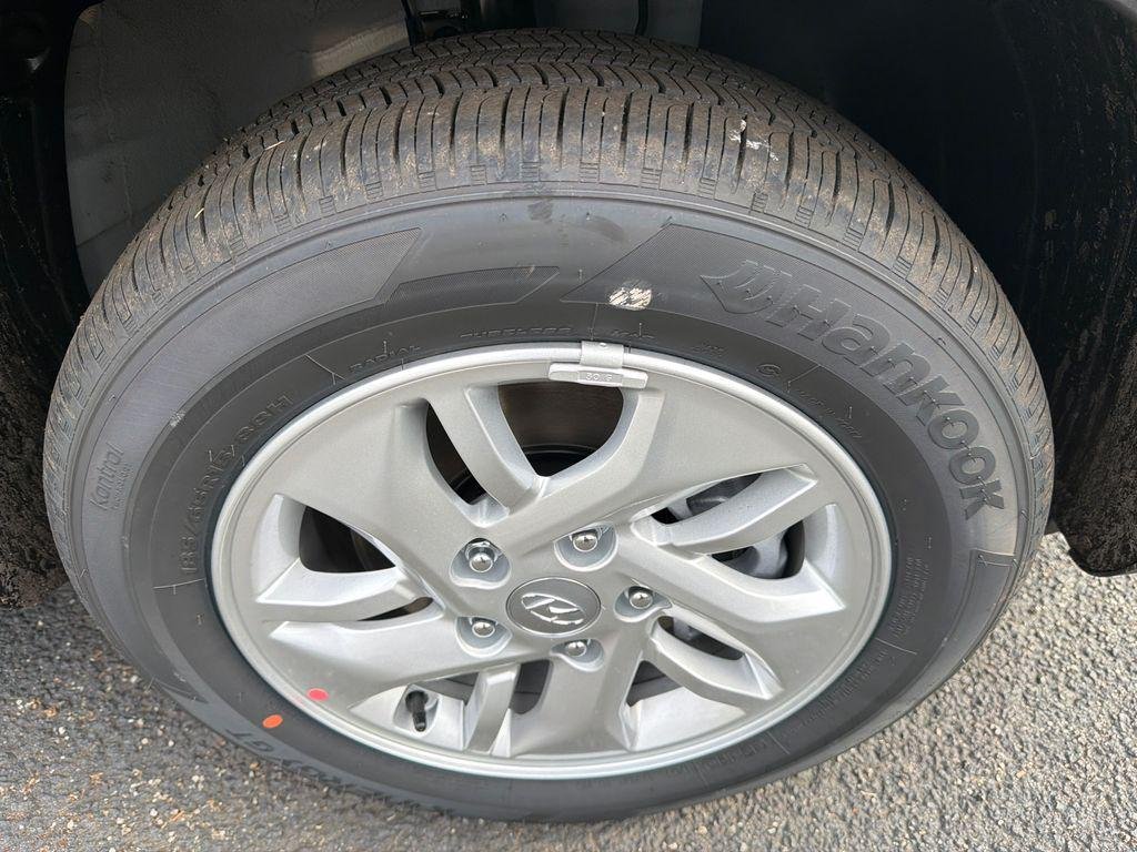 New 2026 Green Hyundai SE image 12