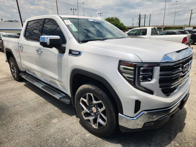 2024 GMC Sierra 2WD Crew Cab Short Box SLT's photo