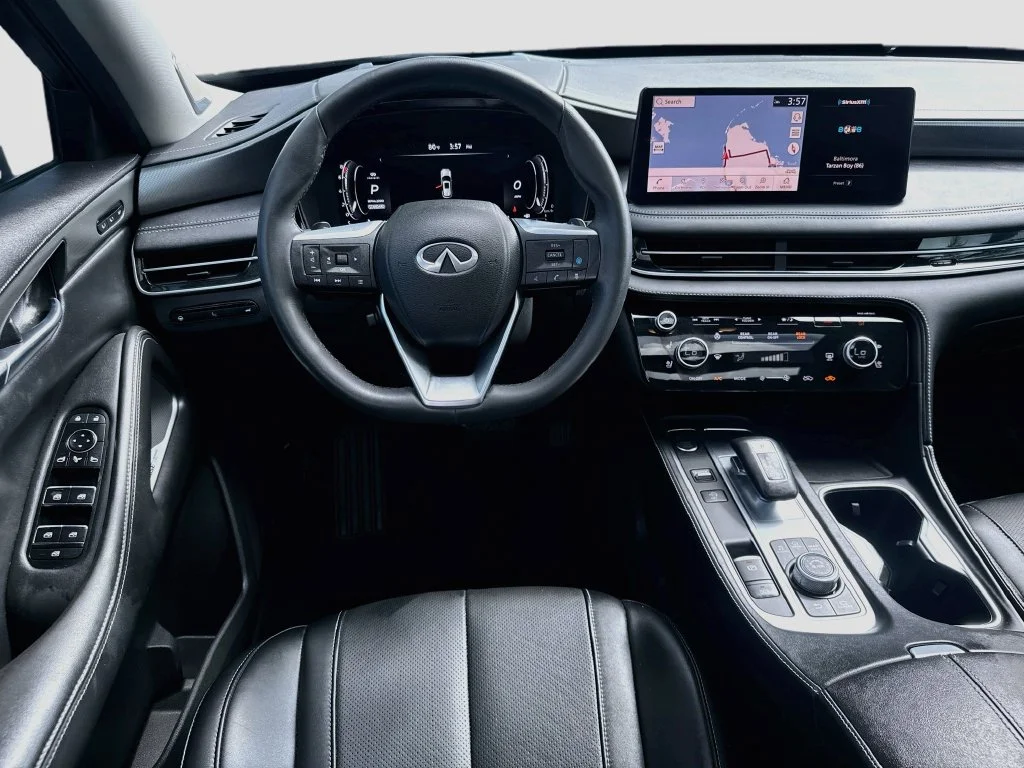 Certified Used 2023 Gray INFINITI LUXE image 25