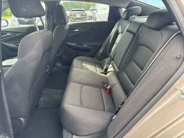 Used 2025 Mineral Gray Metallic Chevrolet 1LT image 24