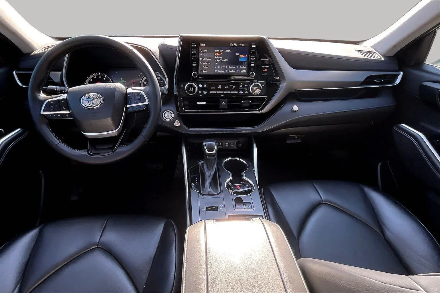 Used 2022 Moon Dust Toyota XLE image 16