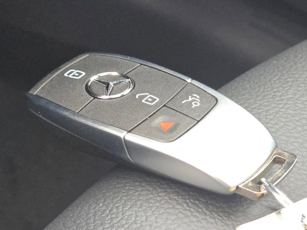 New 2026 Mountain Grey Metallic Mercedes-Benz GLA 250 image 74