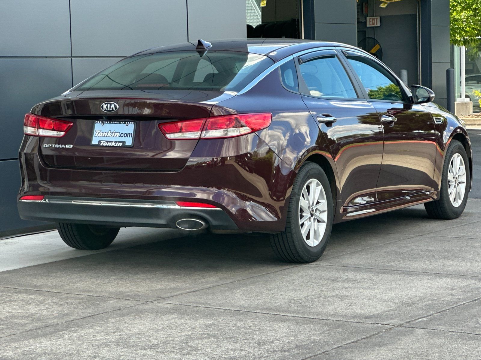 Used 2018 Sangria Kia LX image 2