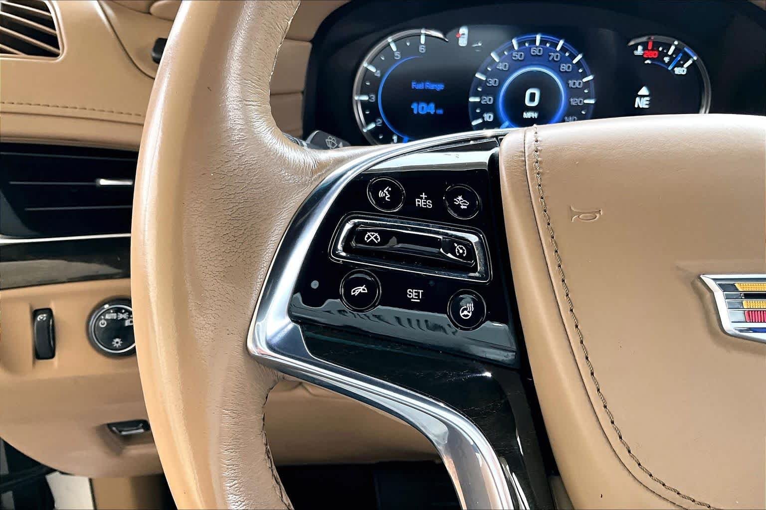 Used 2020 Crystal White Tricoat Cadillac Platinum image 21