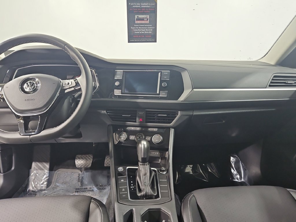 Used 2021 Silver Volkswagen 1.4T SE image 17