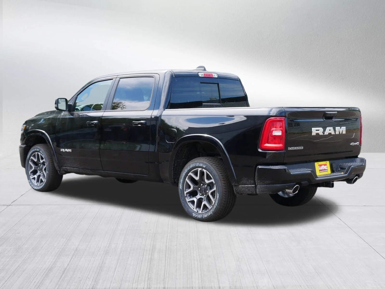 New 2026 Diamond Black Crystal Pearl-Coat Exterior Paint RAM Big Horn image 5
