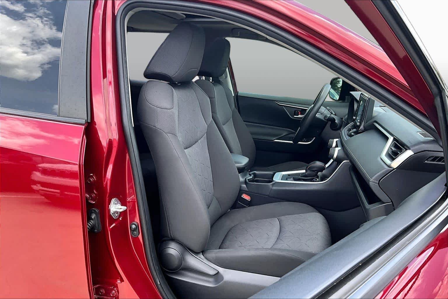 Used 2019 Ruby Flare Pearl Toyota XLE image 9