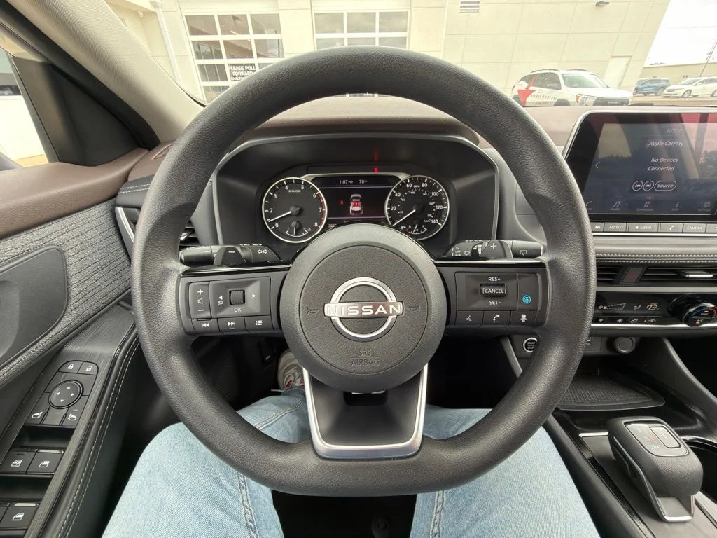 Used 2023 White Nissan SV image 11
