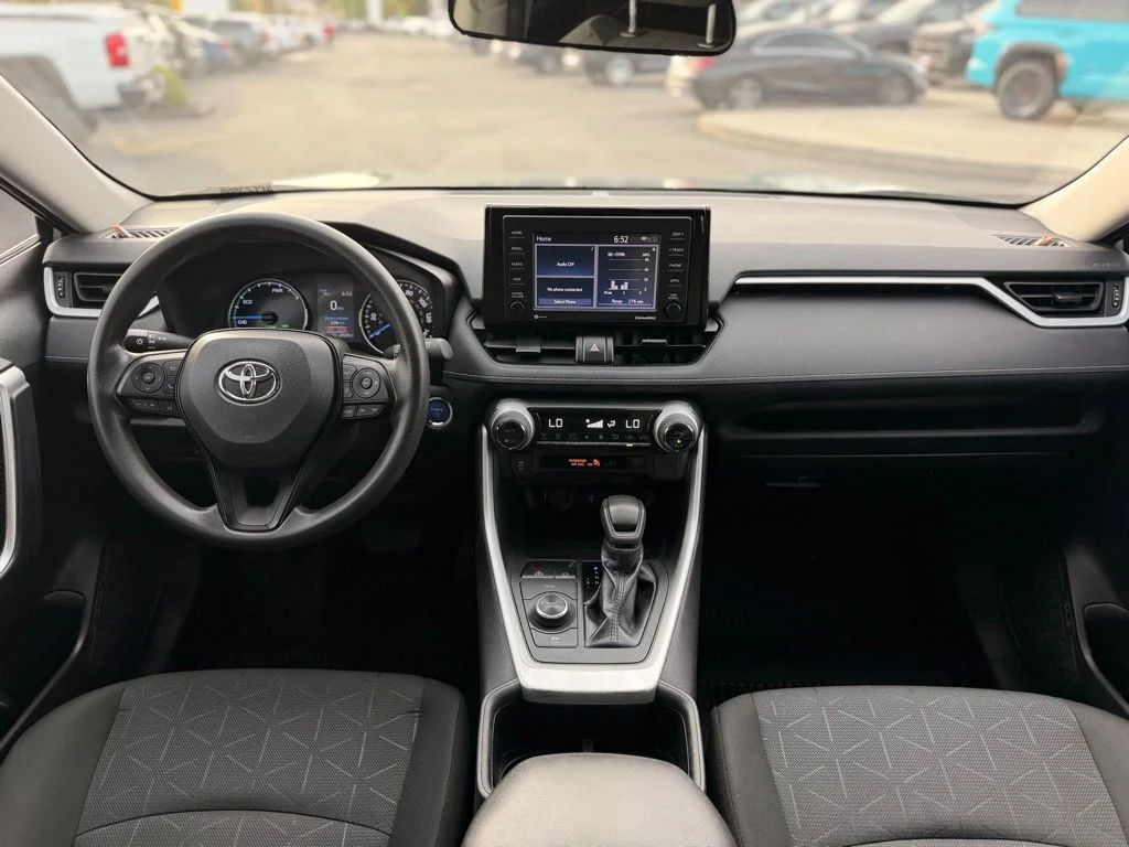 Used 2022  Toyota XLE image 25