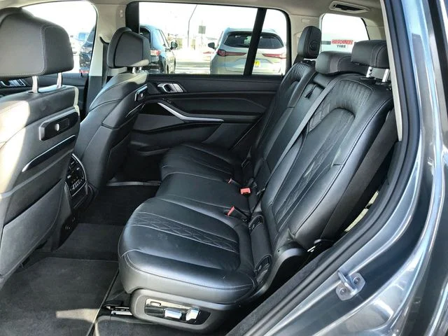 Used 2025 Gray BMW xDrive40i image 23