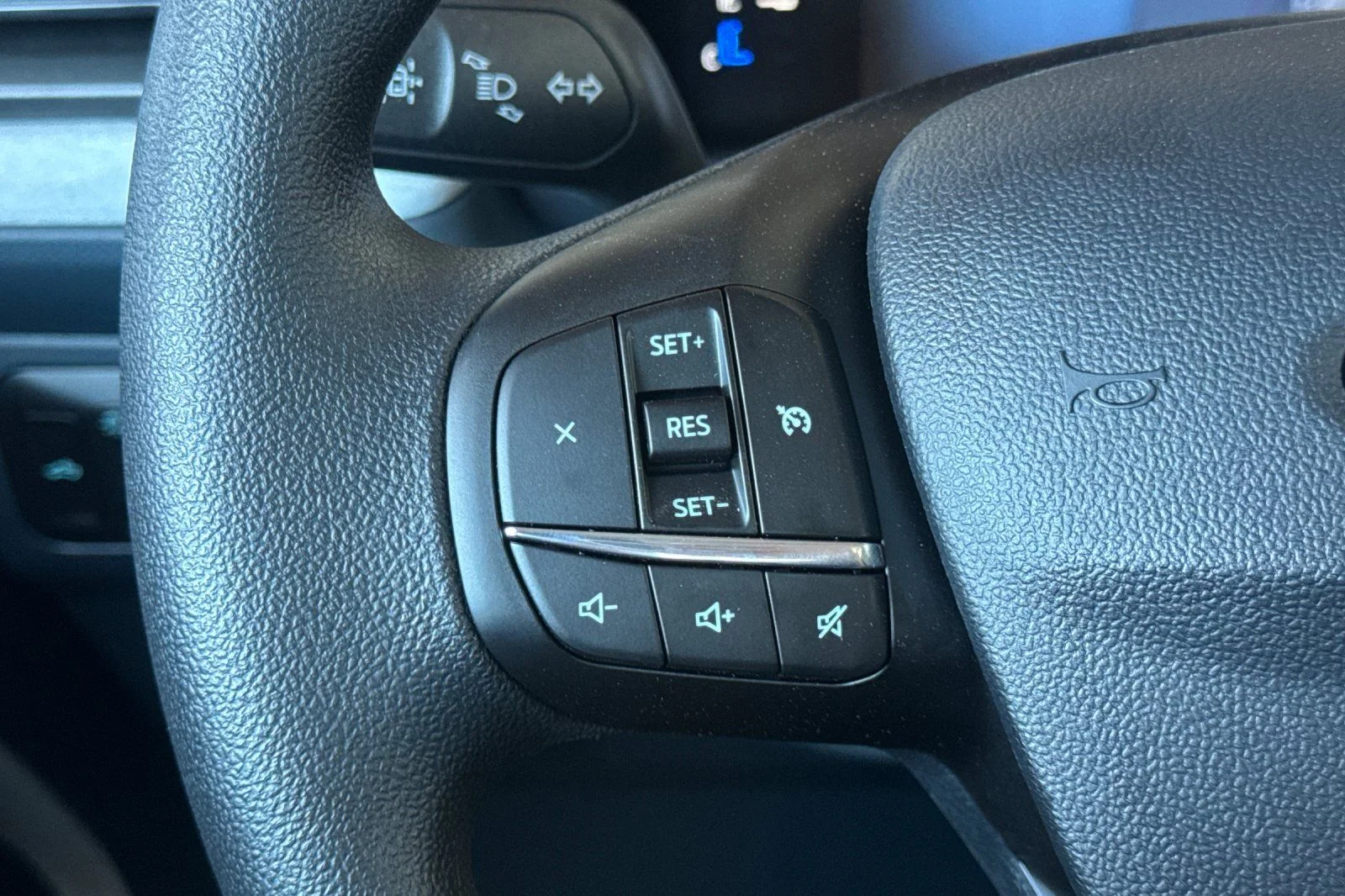 New 2026 Oxford White Ford XLT image 25