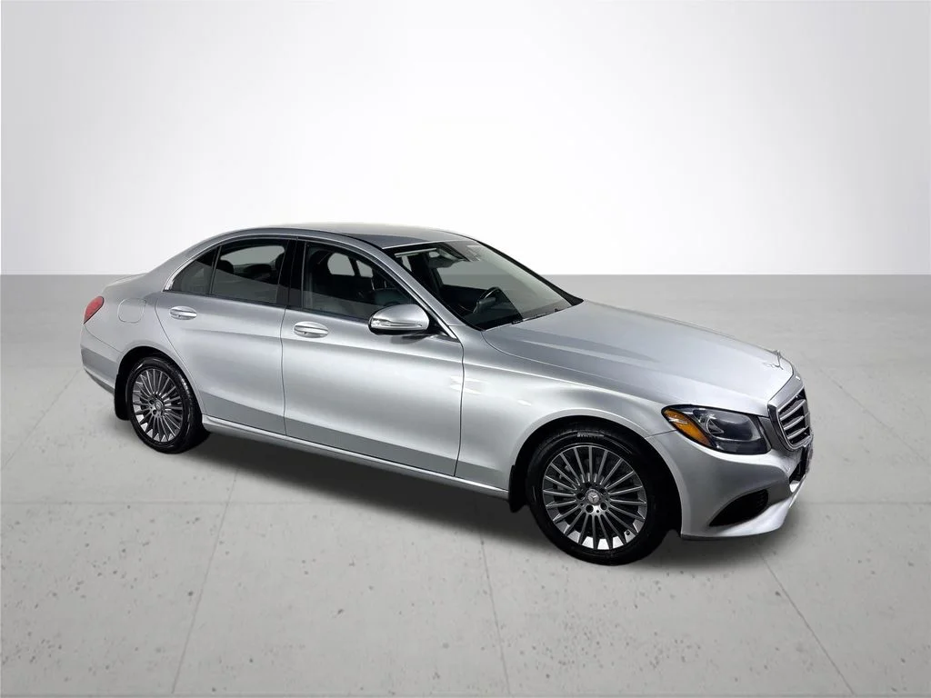 Used 2015 Silver Mercedes-Benz C 300 image 4