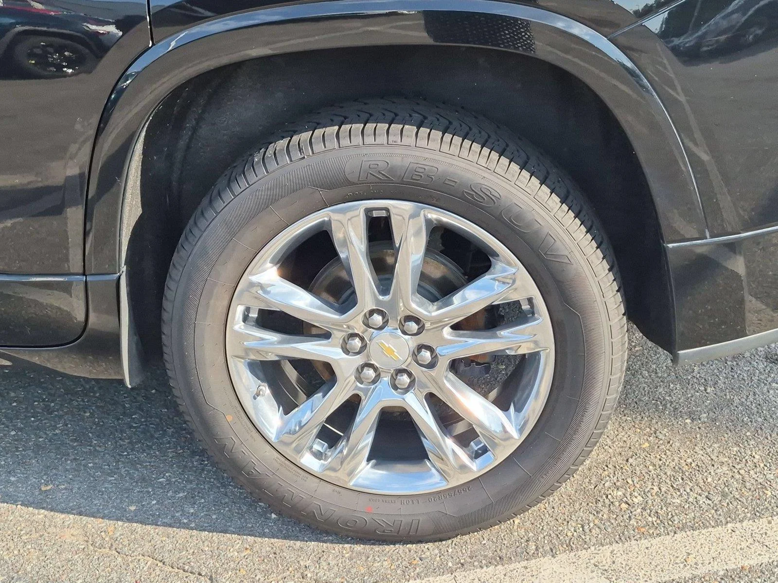 Used 2018 Mosaic Black Metallic Chevrolet High Country image 11
