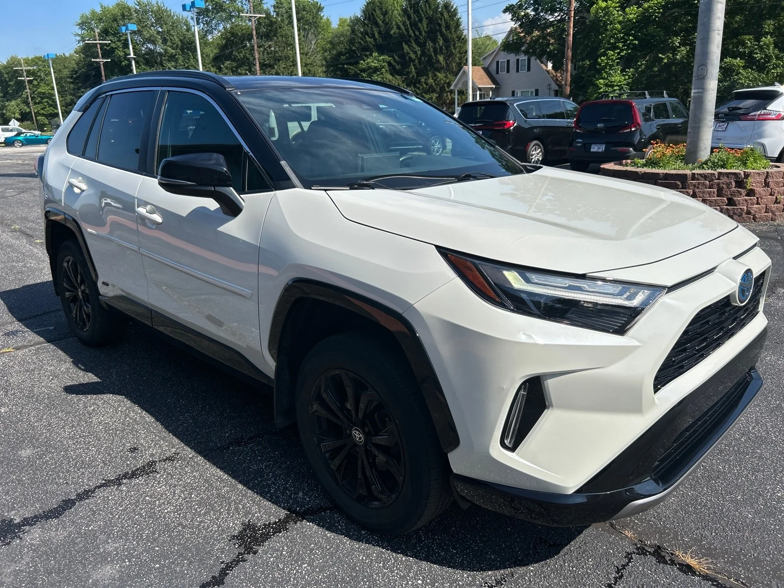 Used 2022 WHITE Toyota Hybrid XSE image 4