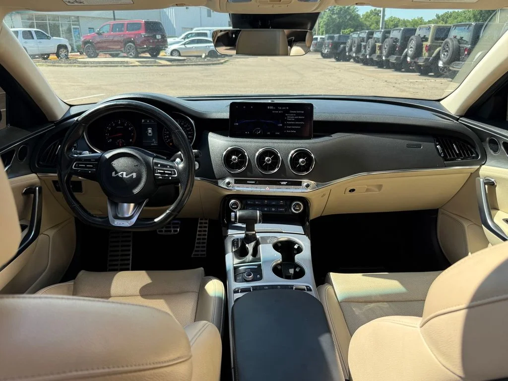 Used 2022 Ascot Green Kia GT1 image 45