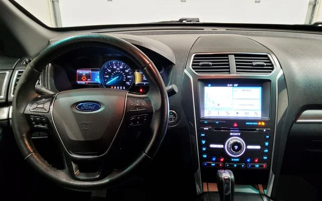 Used 2017 Red Ford Limited image 21