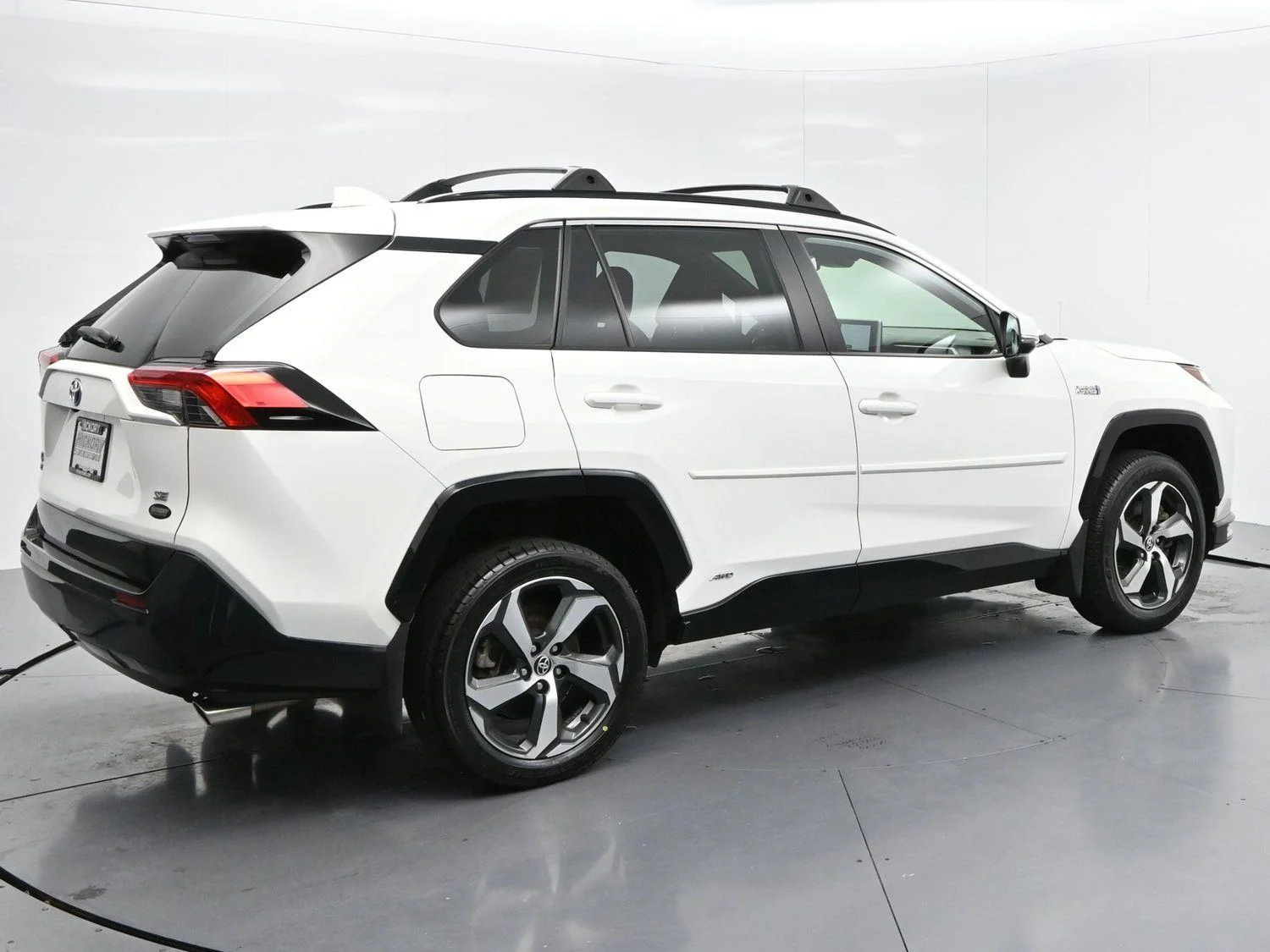 Used 2024 Ice Cap Toyota SE image 7