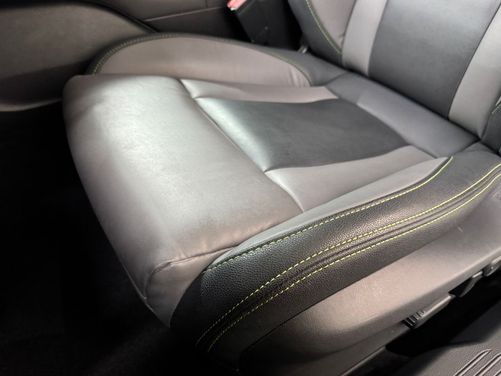 Used 2025 Silver Subaru Onyx Edition image 15