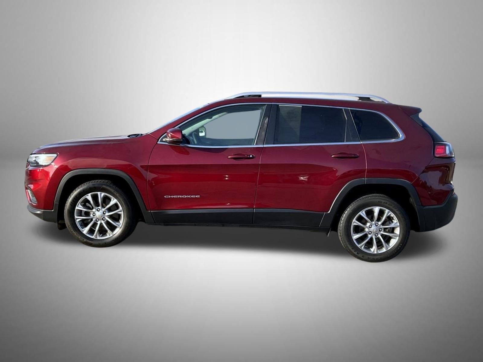 Used 2019 Red Jeep Latitude Plus image 8