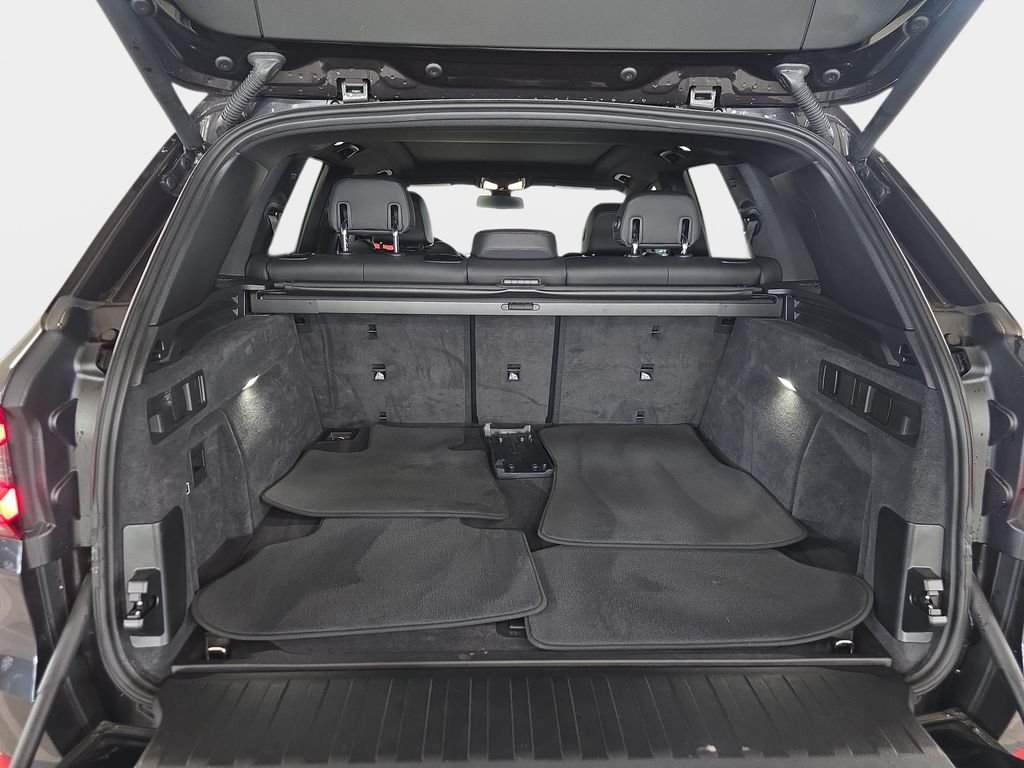 Used 2020 Dark Graphite Metallic BMW sDrive40i image 30