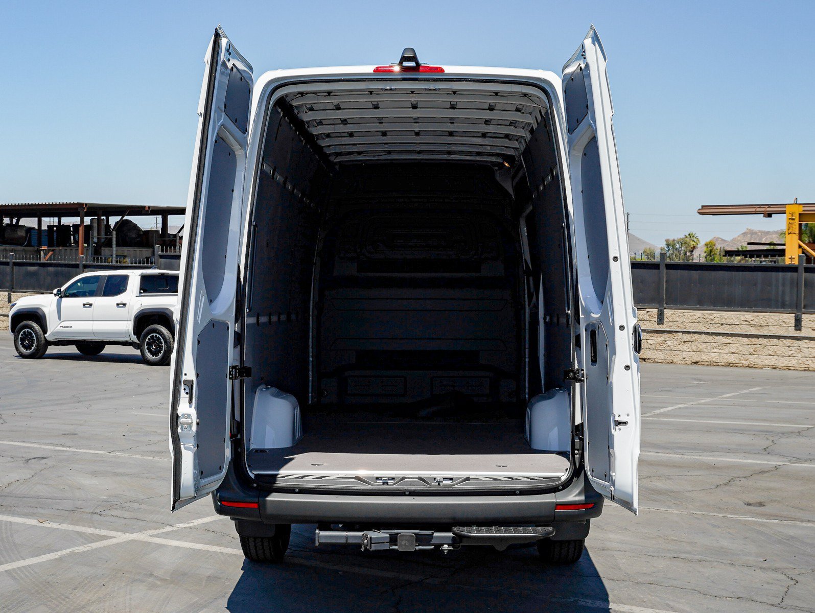 New 2026 Arctic White Mercedes-Benz 2500 High Roof I4 Diesel HO 170 RWD image 7