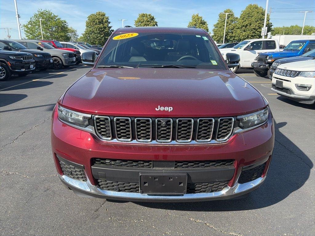 Used 2025 Velvet Red Pearlcoat Jeep Limited image 3
