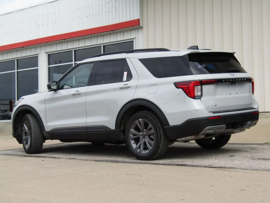 New 2027 Avalanche Gray Ford Active image 10