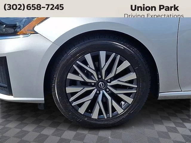 Used 2024 Brilliant Silver Metallic Nissan 2.5 SV image 8
