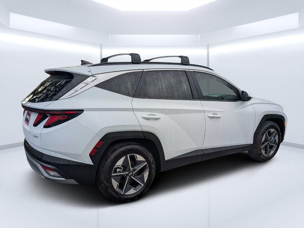 New 2026 White Hyundai SEL FWD image 3