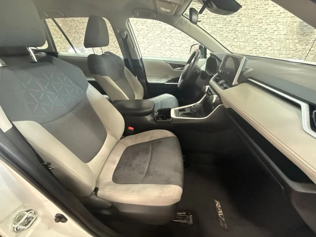 Used 2023 White Toyota XLE image 12