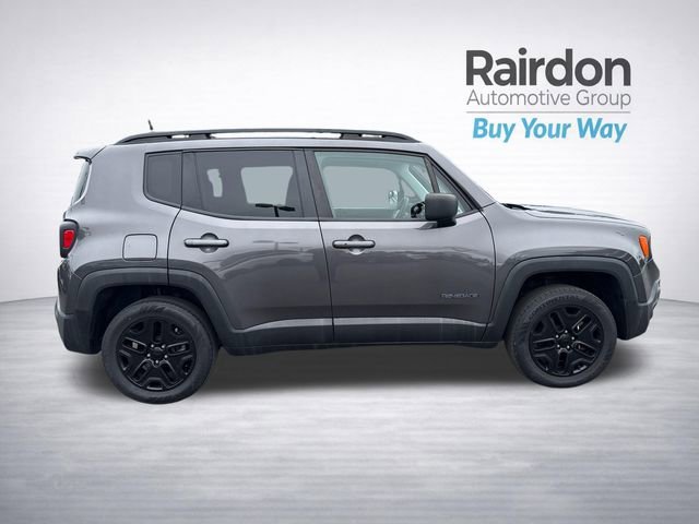 Used 2018 Granite Crystal Metallic Clearcoat Jeep Upland Edition image 8