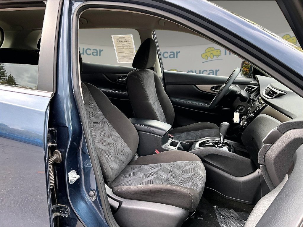 Used 2015 Arctic Blue Metallic Nissan S image 11