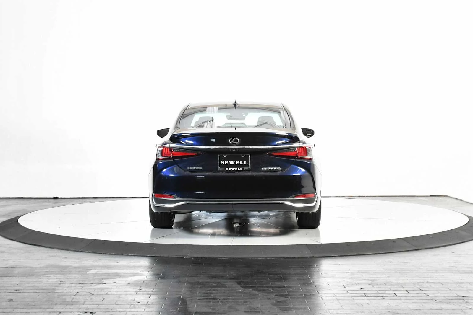 Used 2025 Nightfall Mica Lexus  image 4