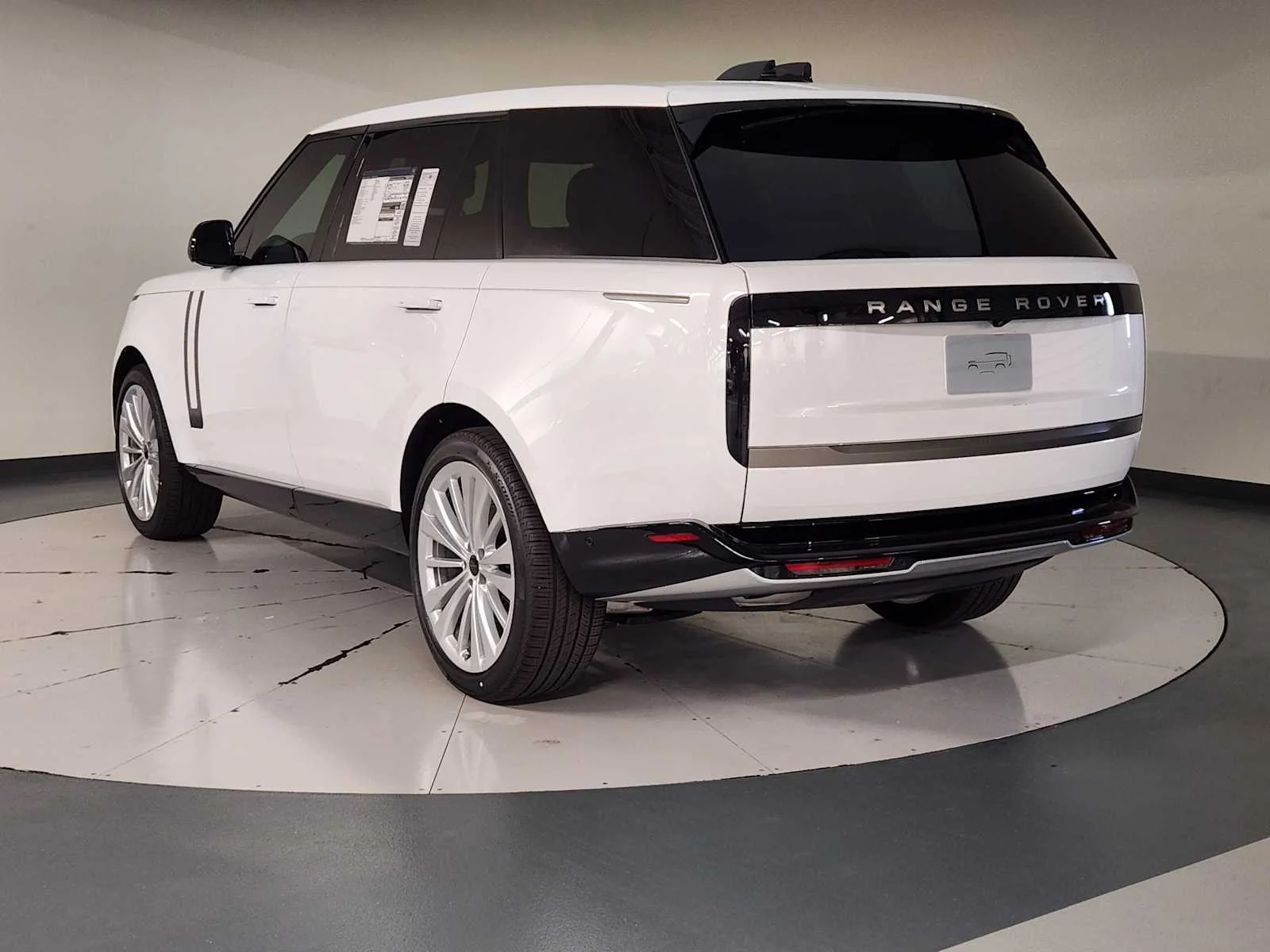 2026 Land Rover Range Rover SE - Photo 6