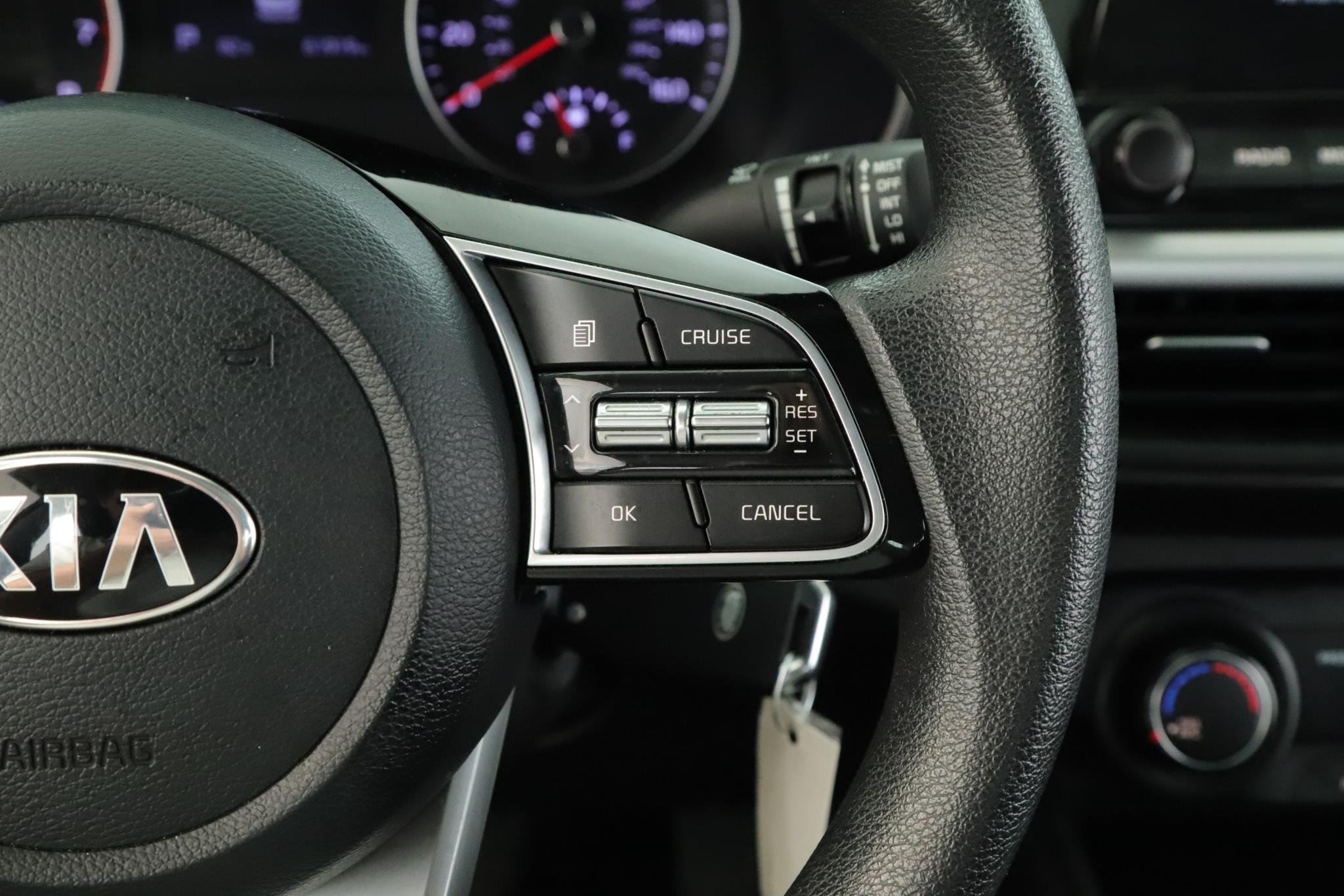 Used 2021 Snow White Pearl Kia LXS IVT image 8