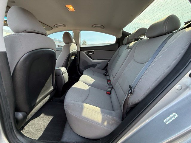 Used 2015 Titanium Gray Metallic Hyundai SE image 11