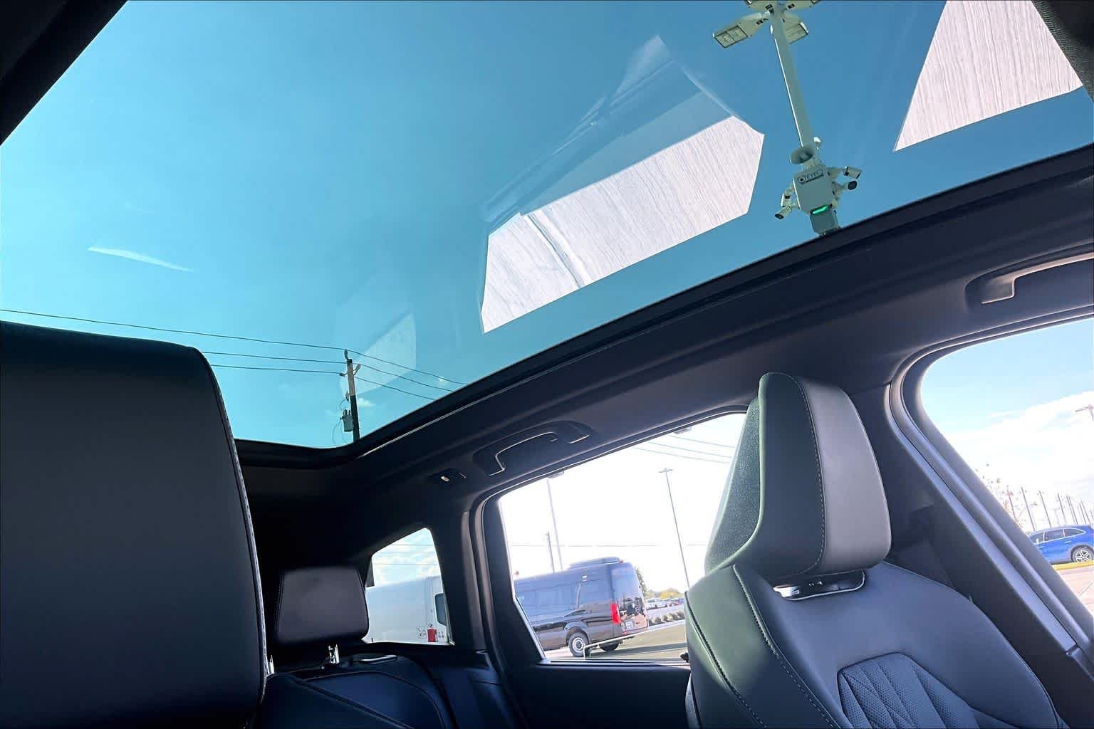 Used 2026 Vegas Red Metallic BMW 30 xDrive image 13
