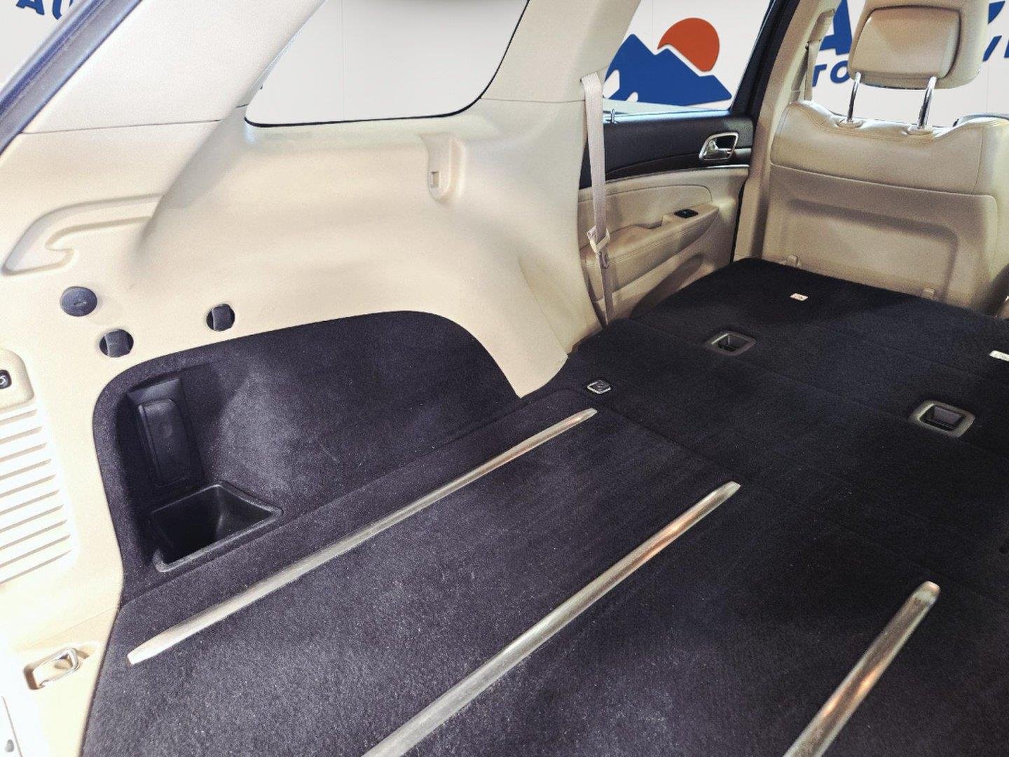 Used 2015 Bright White Clearcoat Jeep Limited image 47