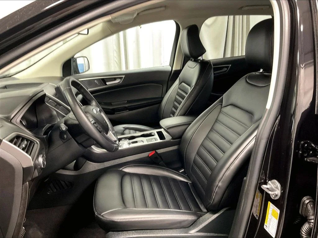 Used 2022 Black Ford SEL image 10