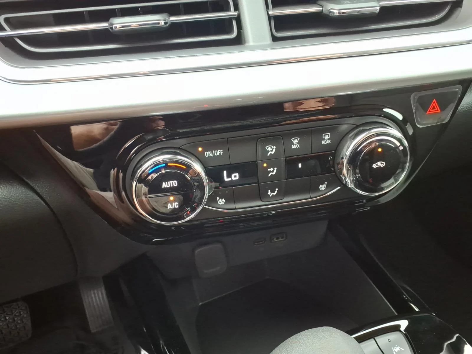 2026 Chevrolet Trax LT - Photo 12