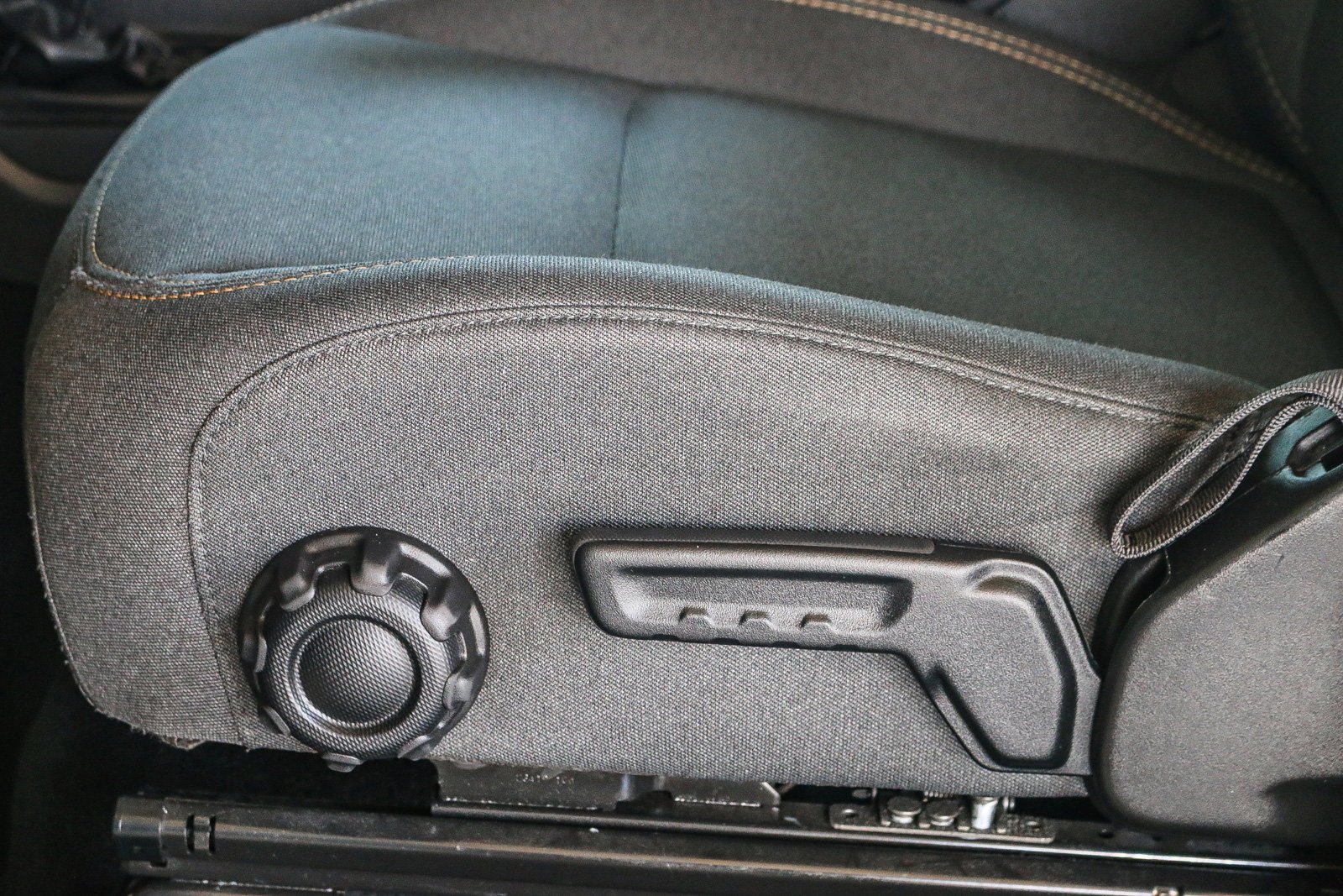 Used 2024 Anvil Clear Coat Jeep Sport S image 21